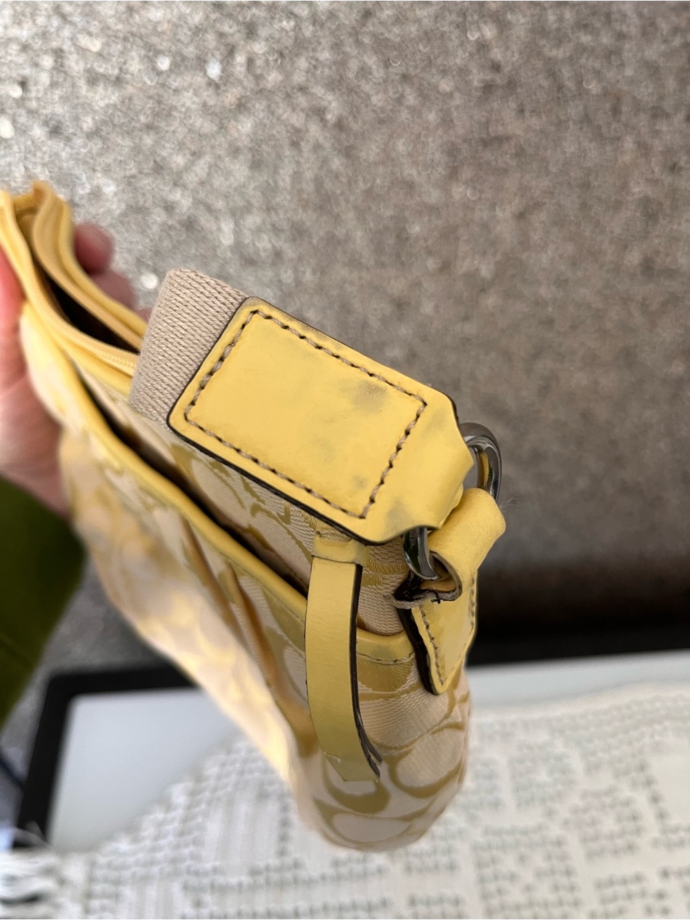 Coach y2k Yellow canvas compact shoulder bag or small crossbody - Picture 6 of 11